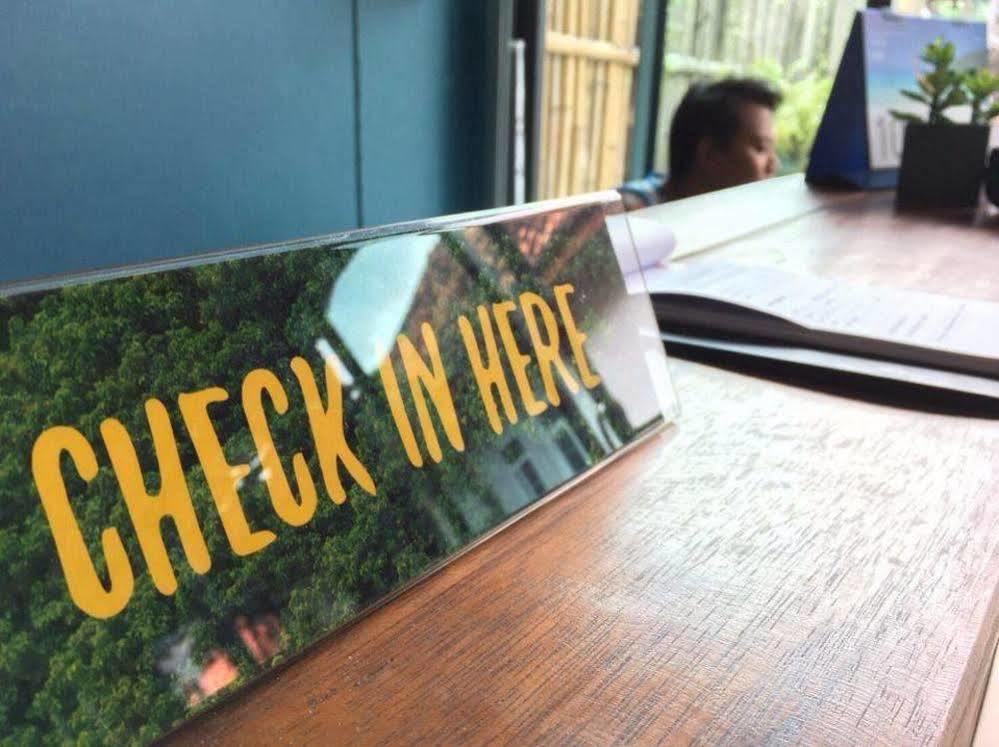 Monkey Dive Hostel Khaolak Khao Lak Bagian luar foto