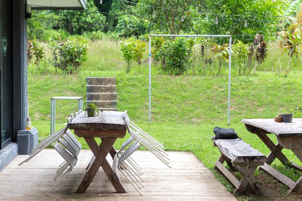 Monkey Dive Hostel Khaolak Khao Lak Bagian luar foto