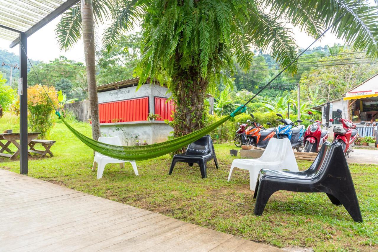 Monkey Dive Hostel Khaolak Khao Lak Bagian luar foto