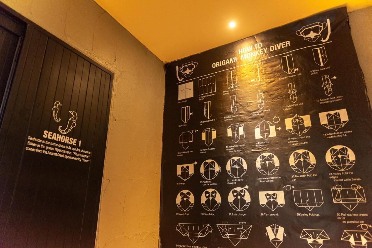 Monkey Dive Hostel Khaolak Khao Lak Bagian luar foto