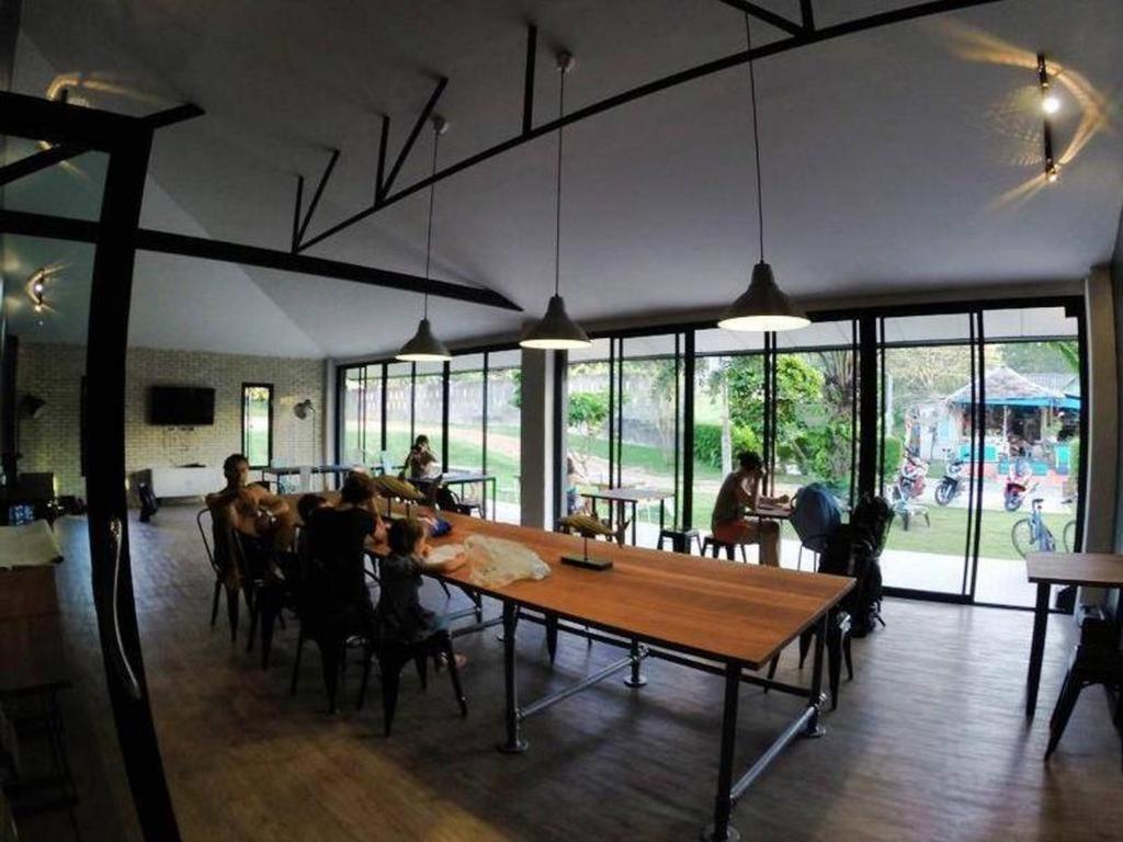 Monkey Dive Hostel Khaolak Khao Lak Bagian luar foto